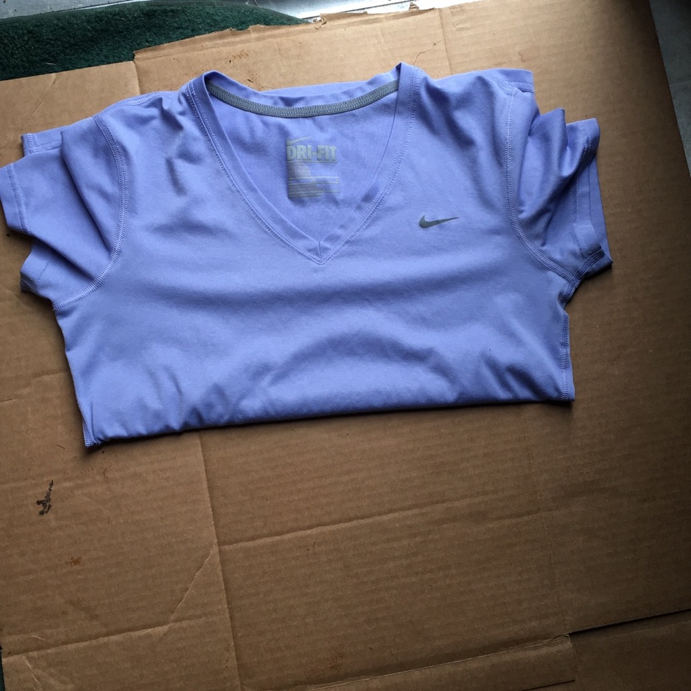 Women’s Nike shirt